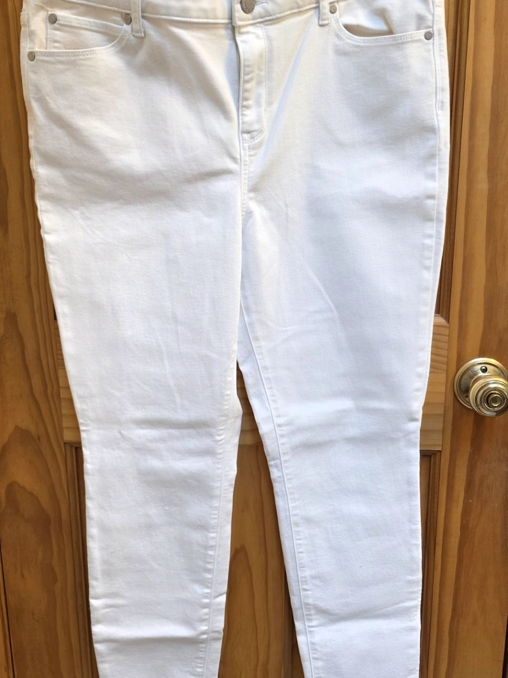 Vera Wang White Stretch Skinny Jeans